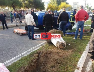 Σοβαρό τροχαίο στο Μεσολόγγι - Τέσσερις τραυματίες ανάμεσα τους δύο παιδιά (φωτό)